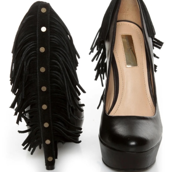Report Signature Targee Black Fringe Platform Pumps! - Picture 1 of 5
